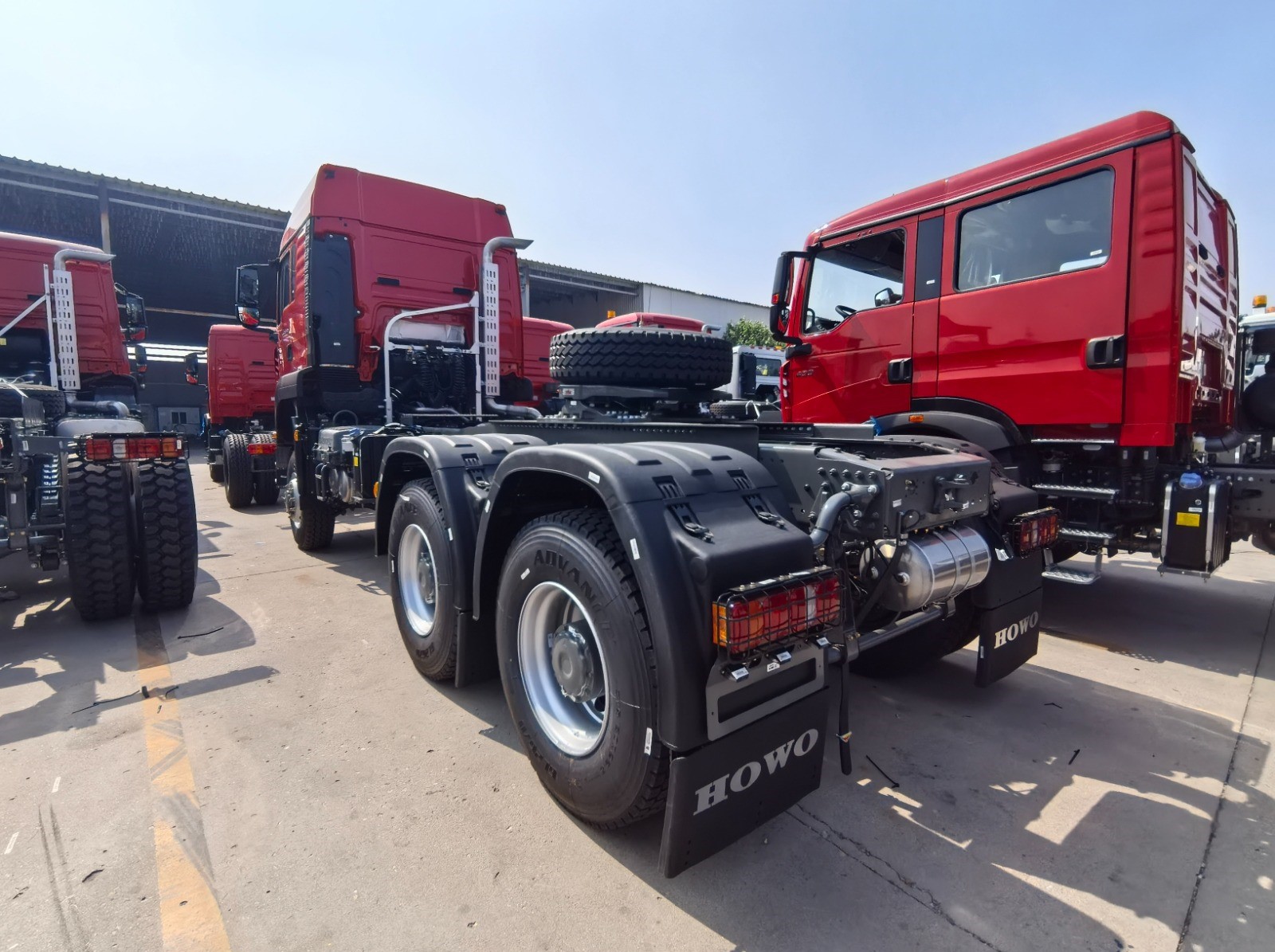 Тягач HOWO T5G 6×6 ZZ4407V395GE1