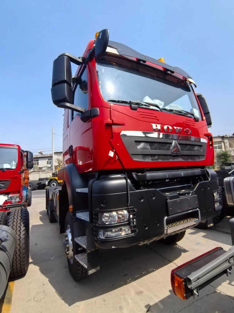 Тягач HOWO T5G 6×6 ZZ4407V395GE1