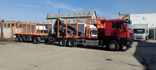 Cортиментовоз SITRAK C7H 6Х4 с местом на заднем свесе по КМУ Майман ММ-110 и прицепом сортиментовозная платформа с ТСУ