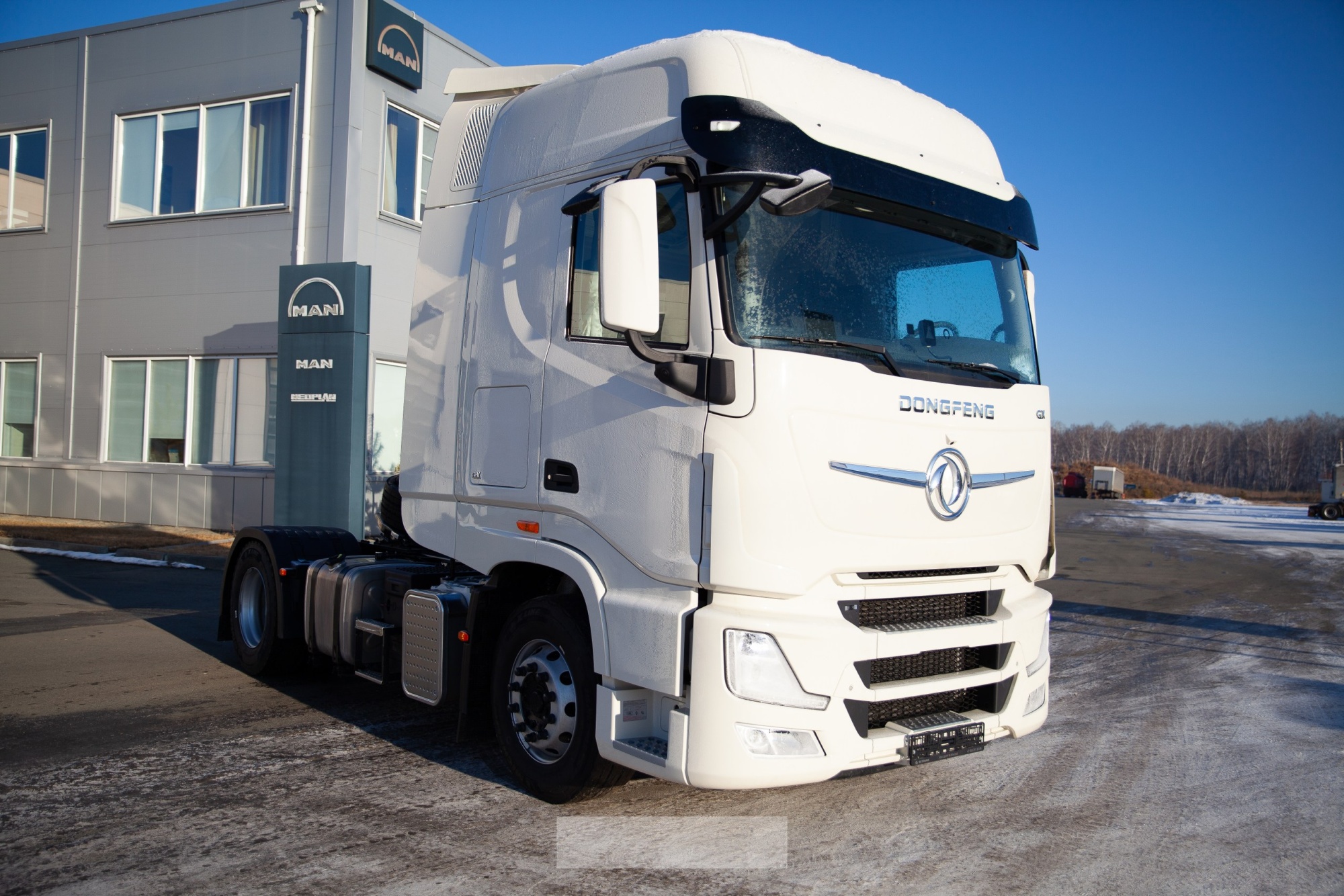 Седельный тягач DONG FENG DFH4180