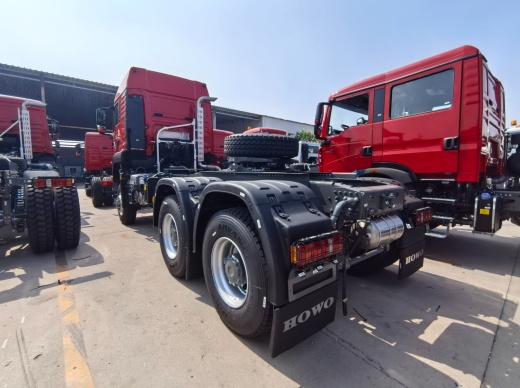 Тягач HOWO T5G 6×6 ZZ4407V395GE1